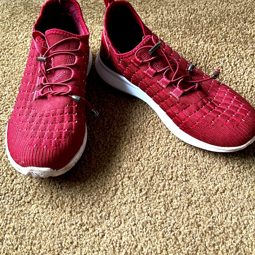 Red Propet Elastic Tie Sneakers 7.5 XX (4E) Extra Wide